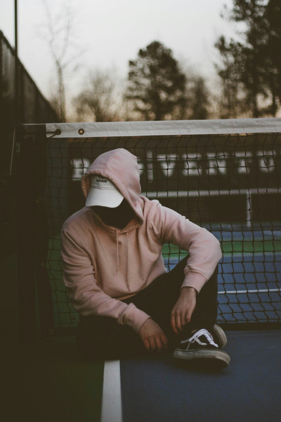 Lightweight Hoodies for Transitional Weather: What to Choose