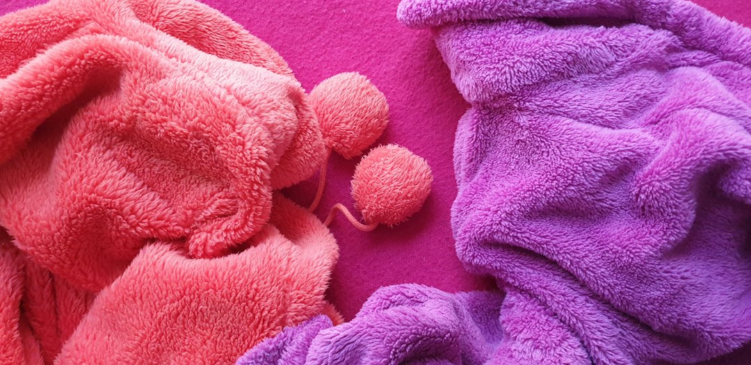 Brushed vs Unbrushed Sweatshirt Fleece Explained