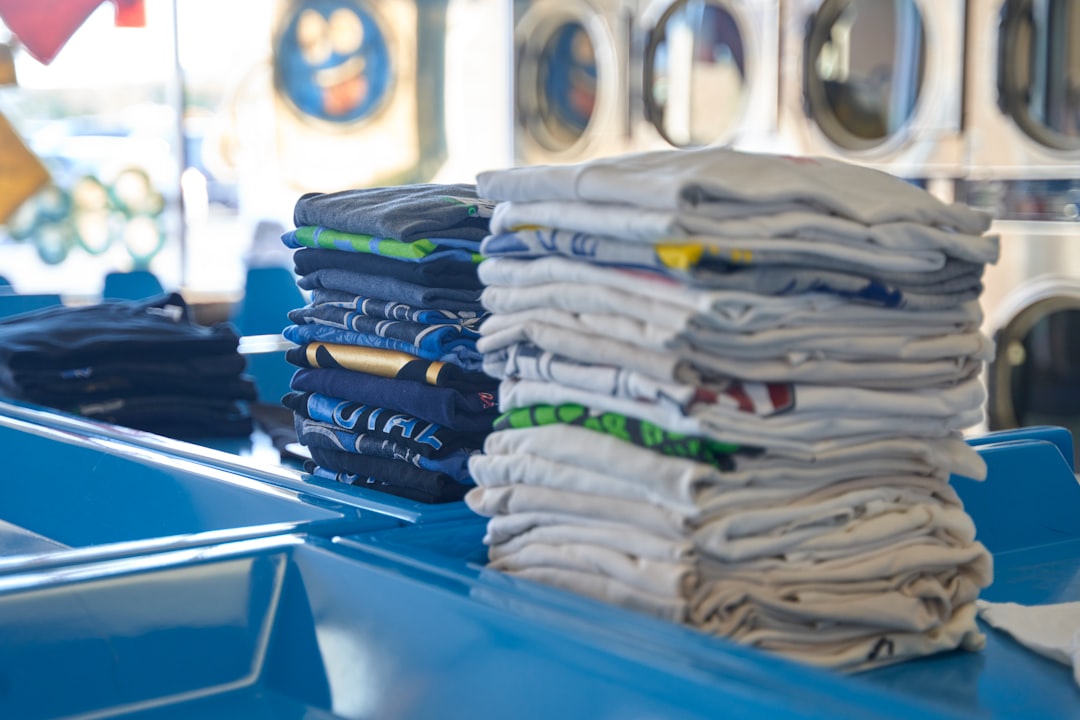 Dry Cleaning vs Machine Washing: What's Best for Branded Clothing?