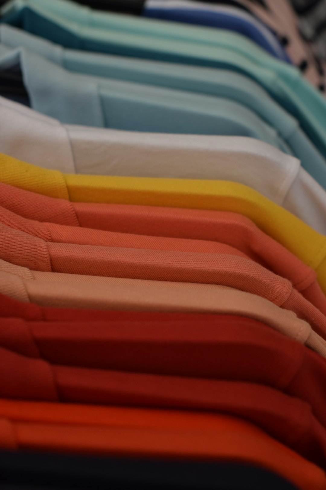 How to Choose the Right T-Shirt Colour for Your Brand