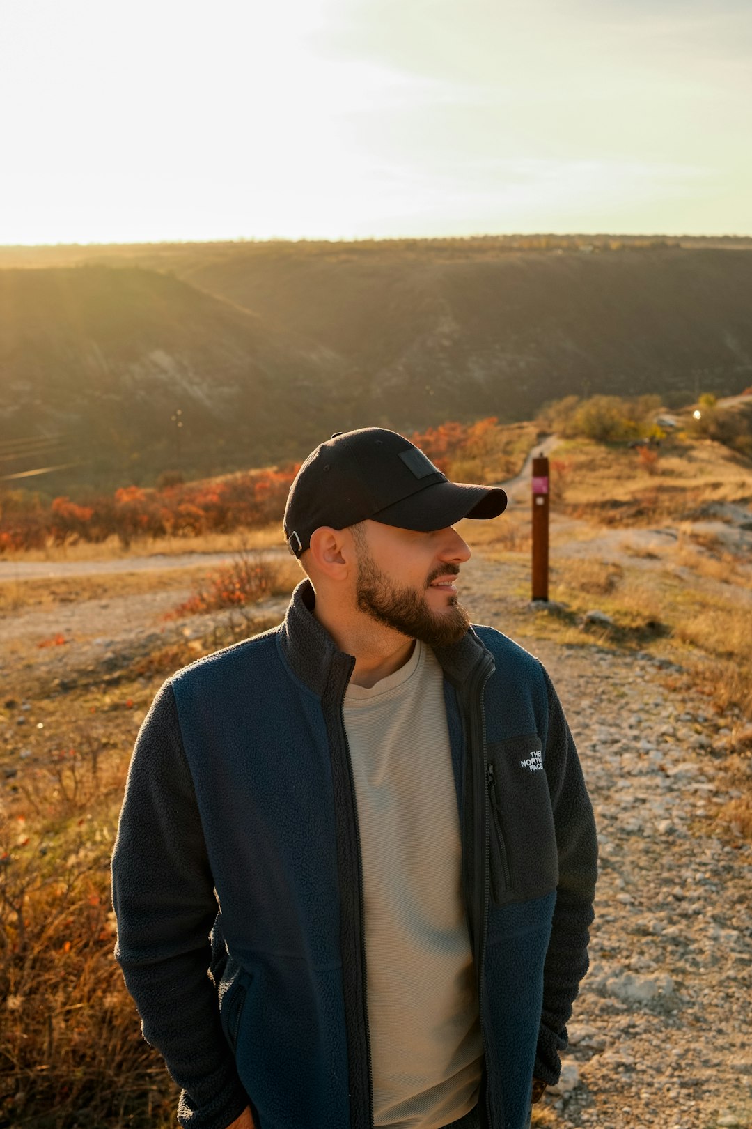 Zip-Through Fleeces vs Full-Zip Fleeces for Workwear