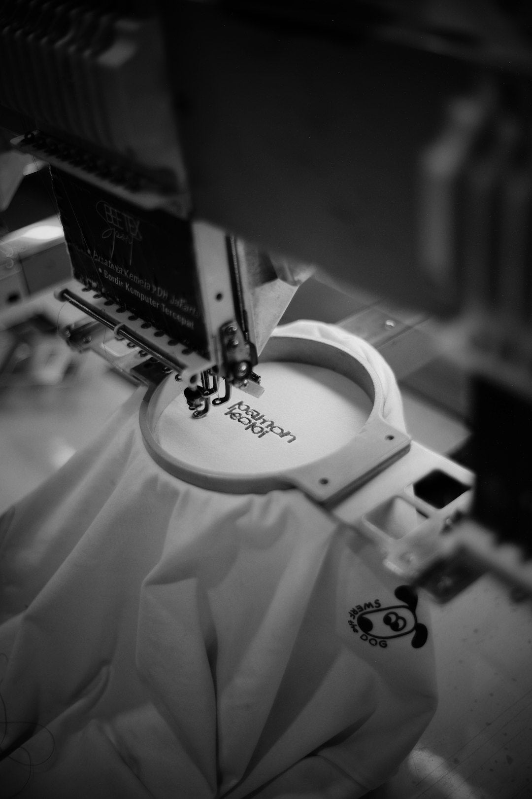 Embroidery vs Screen Printing: The Ultimate Guide for Businesses