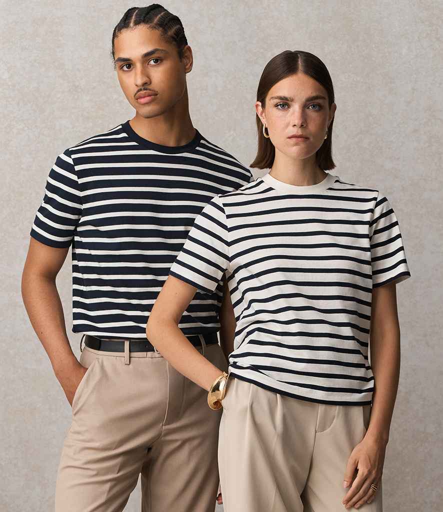 04776 Off White/Navy Model