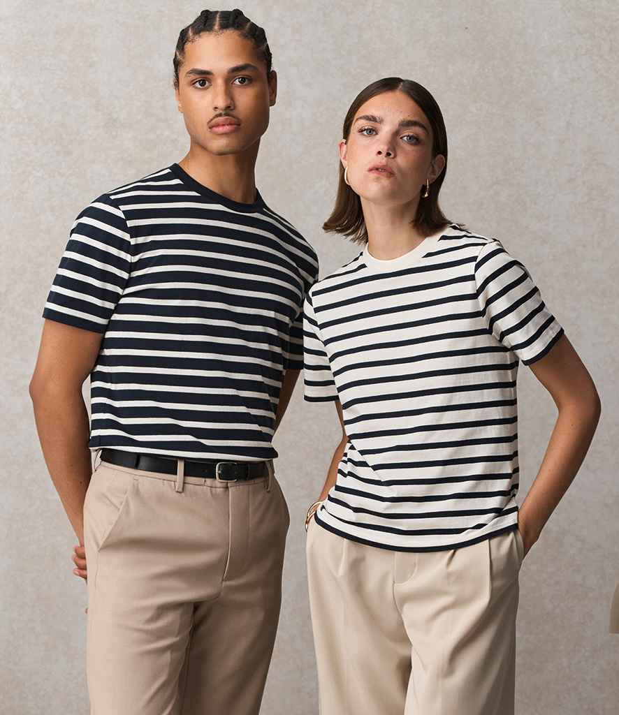 04776 Off White/Navy Model