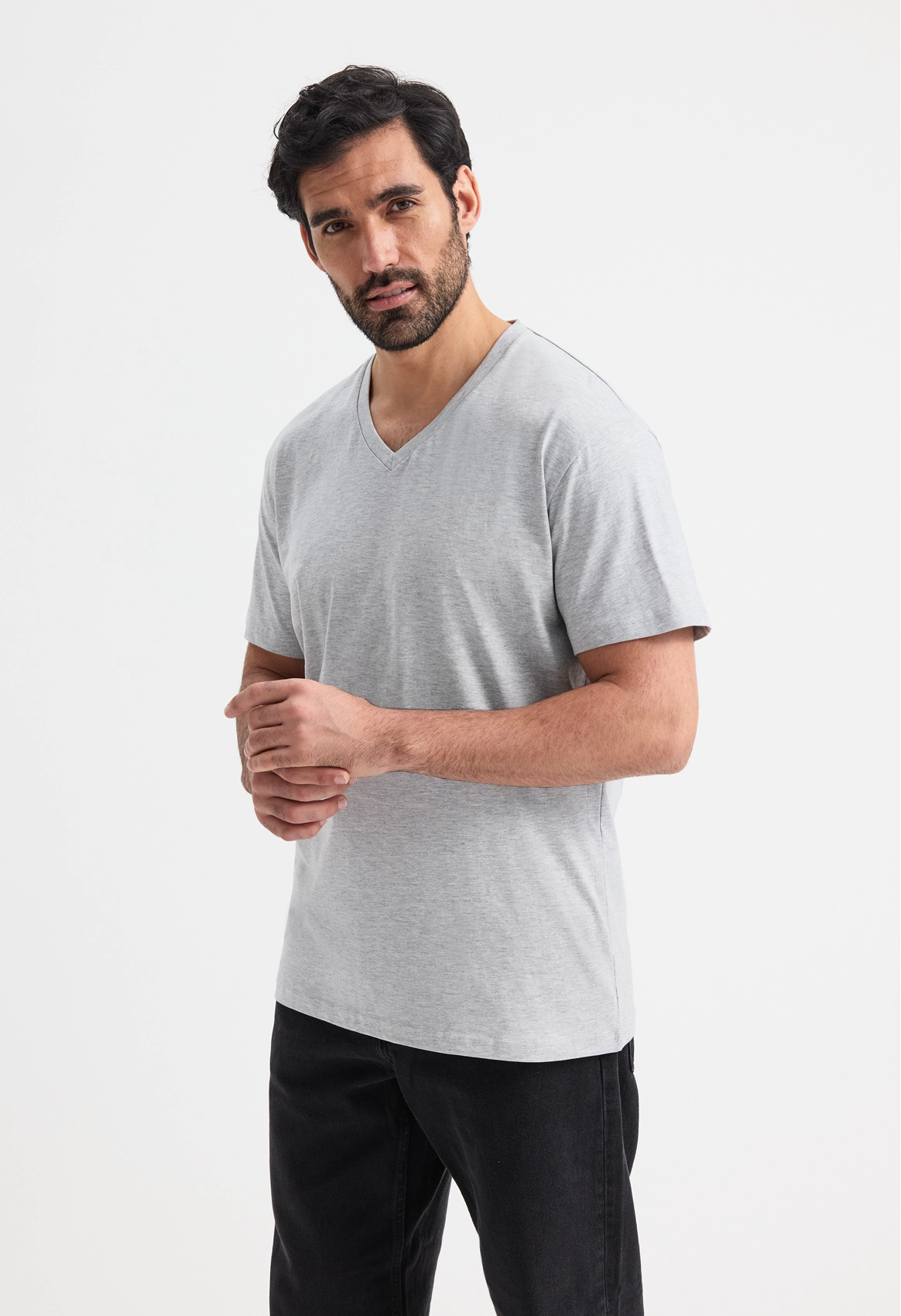 Classic V Neck T-shirt - Black